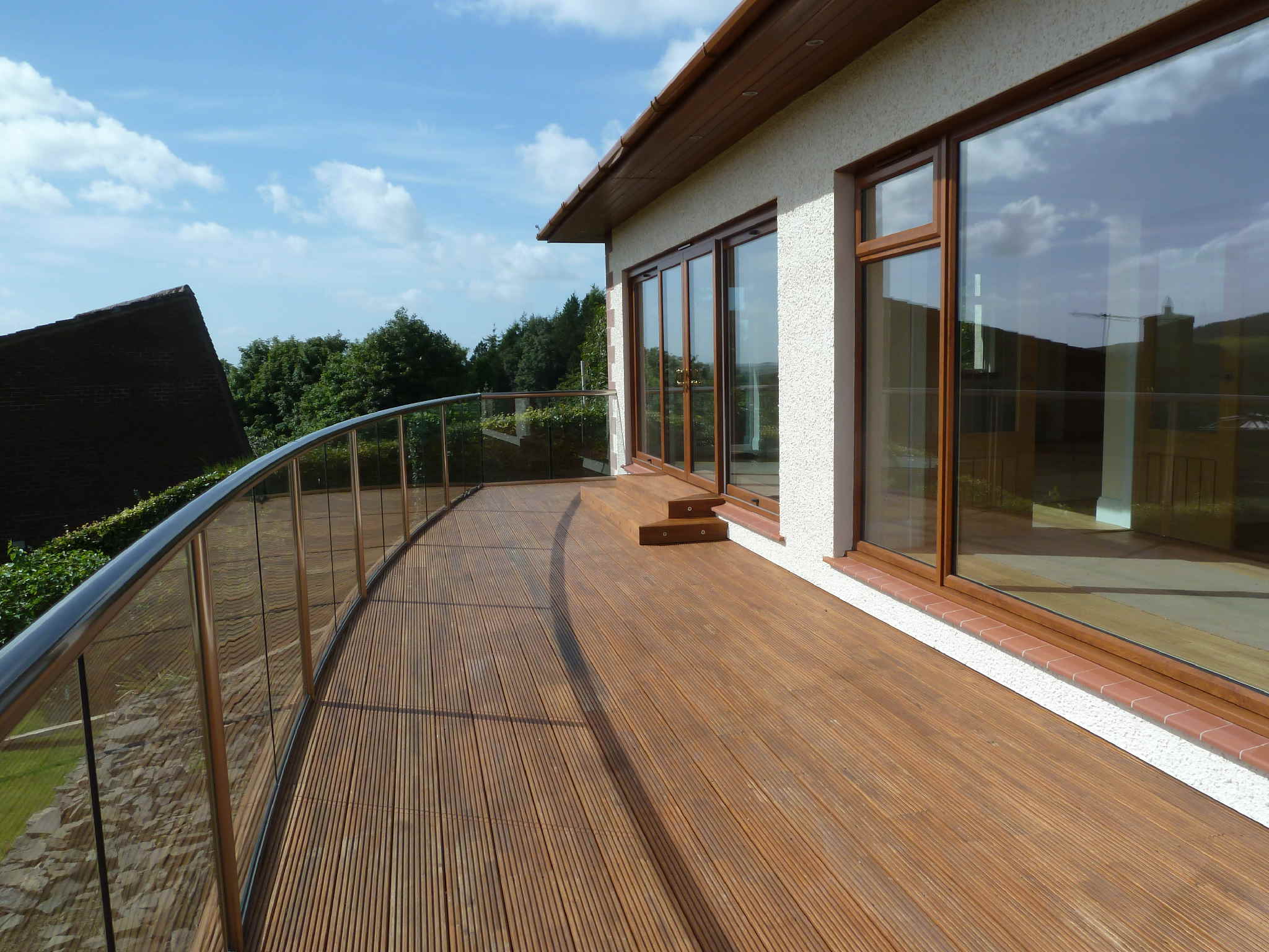 Glass Balustrades without handrails UK regulations
