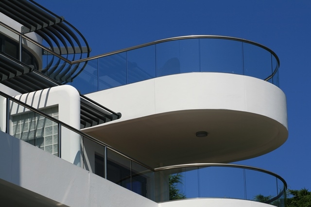 Semi-Frameless Curved Balconies