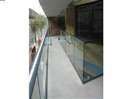 long balustrade in balcony 2 system london SE1