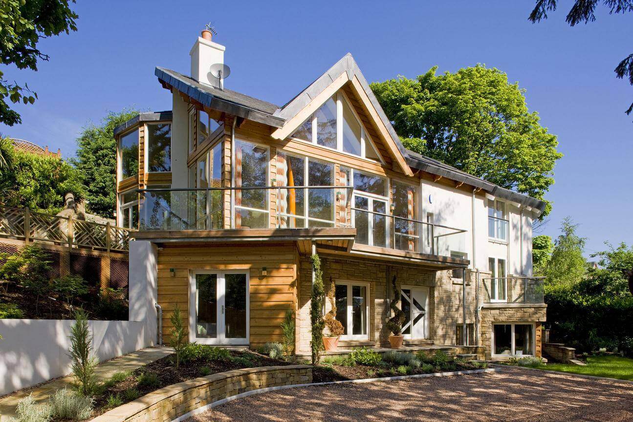 Balcony glass balustrade system