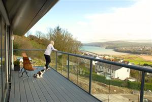 glass-balcony-balustrades