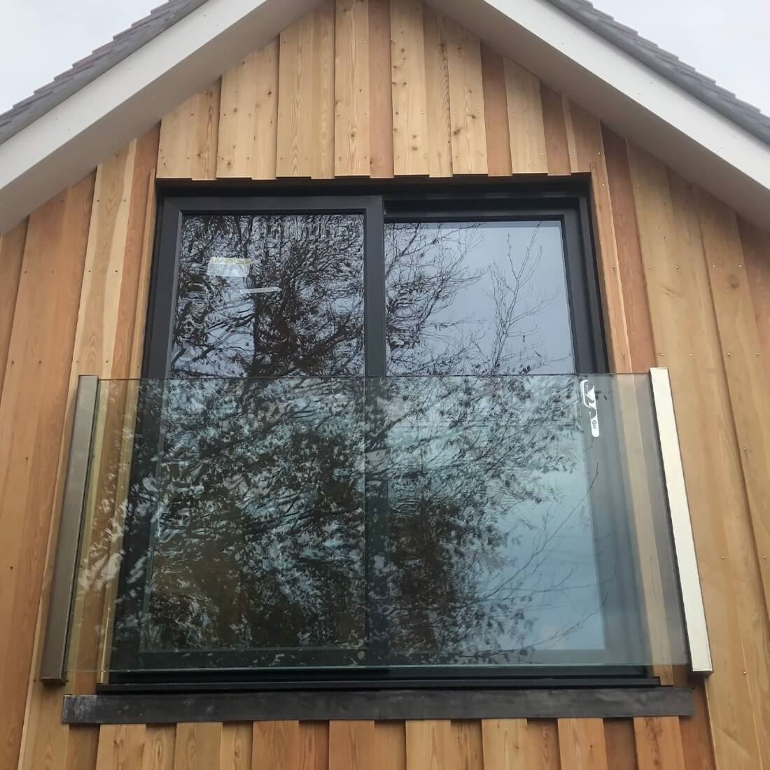 Frameless Glass Juliet Balcony