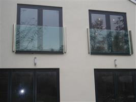 Frameless Glass Juliet Balcony