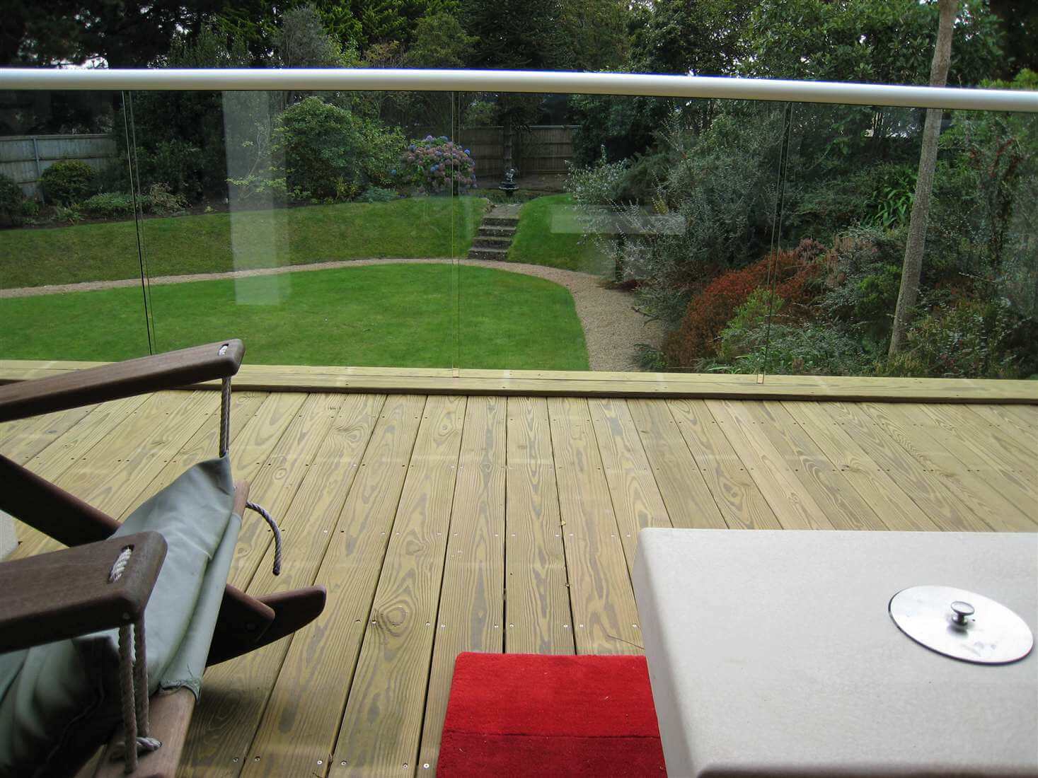 semi-frameless structural glass balcony