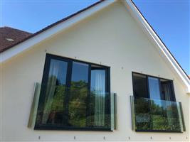 Frameless Glass Juliet Balcony