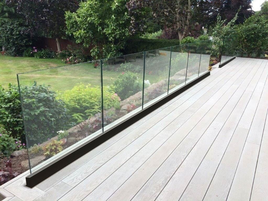 Frameless Balustrade, Anthracite base