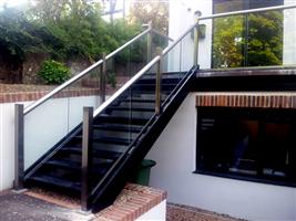 outdoor glass stair balustrade and balcony