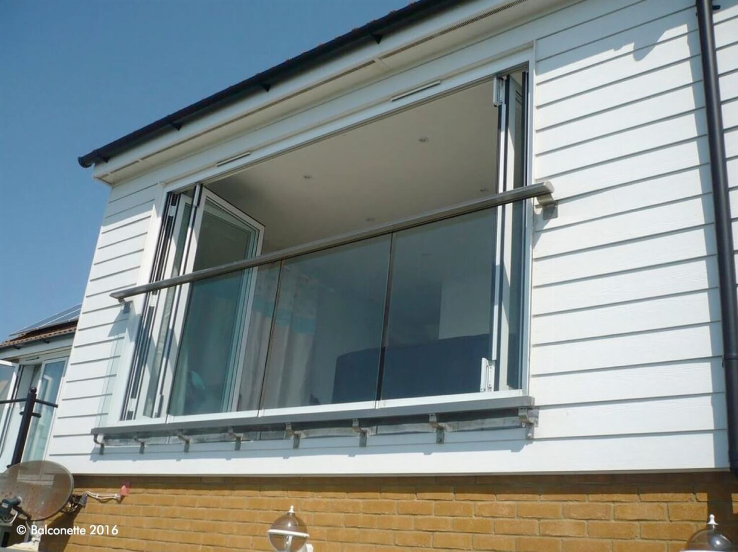 Juliet Balcony, Aerofoil style