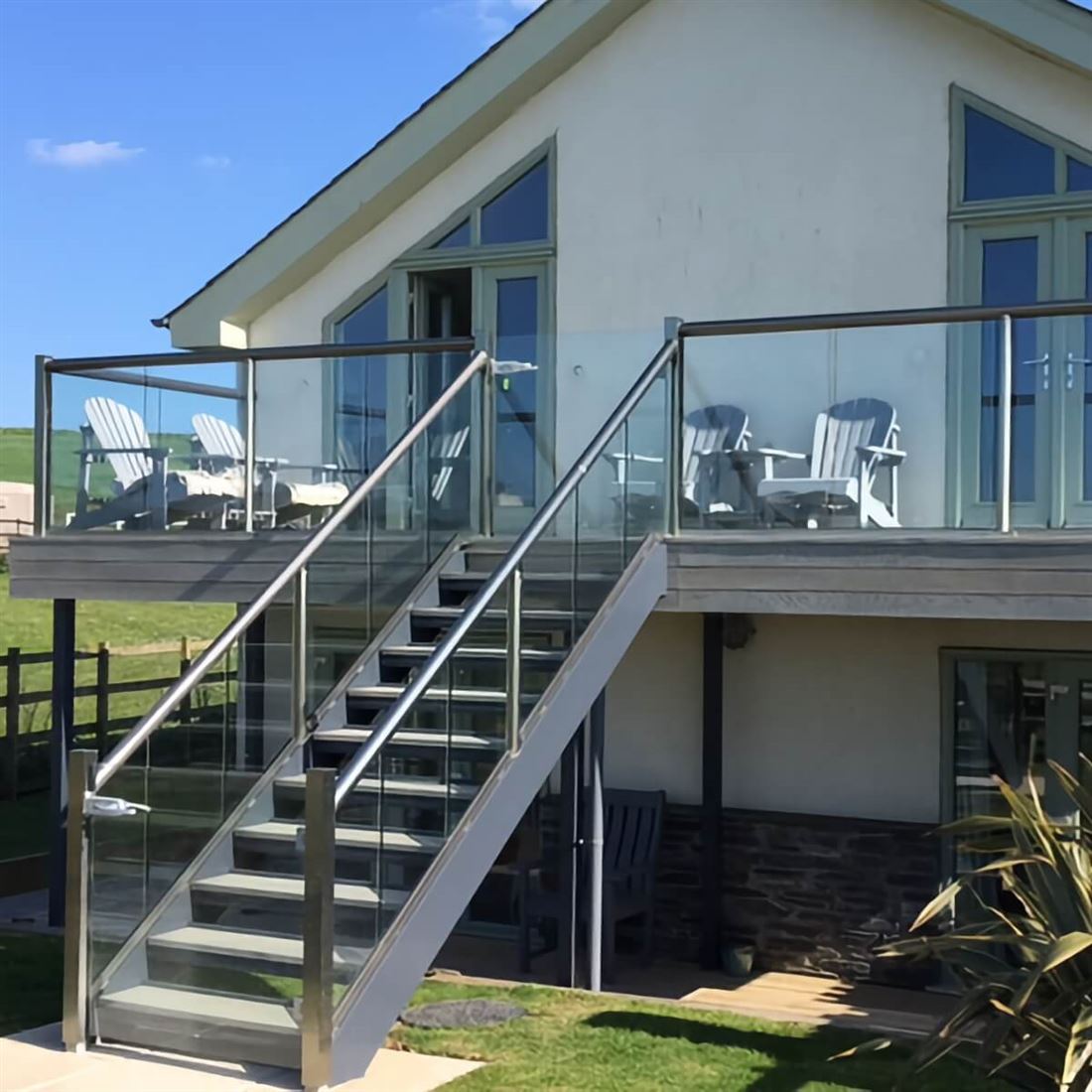 staircase glass balustrade