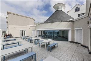 Tate St. Ives: Curved Glass Sliding doors