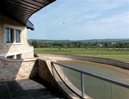 swinhay house glass balustrade