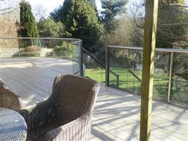 decking-and-royal-chrome-balustrade