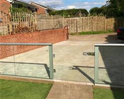 glass-gates-orbit-balustrade