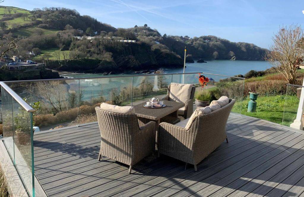 Glass Balustrade with Elliptical Handrail