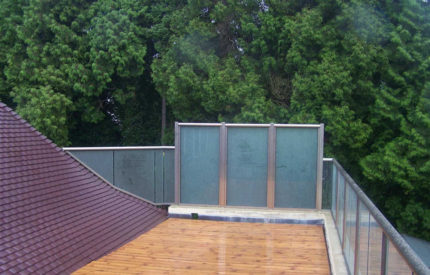 Three panels of privacy screen
