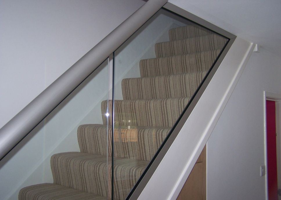 staircase glass balustrade