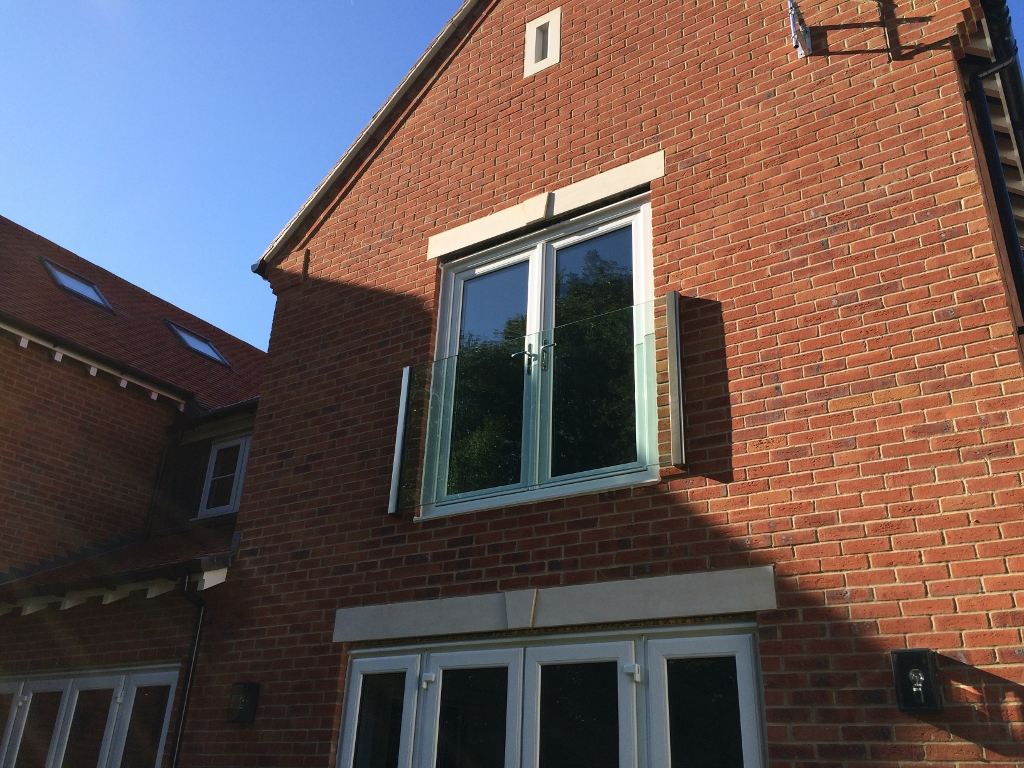 Frameless Glass Juliet Balcony