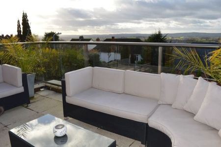 Aerofoil Glass Balustrade in Ledbury