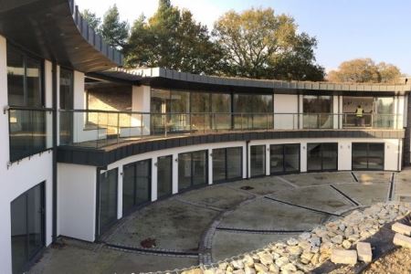 Curved Doors and Glass in Eclipse House