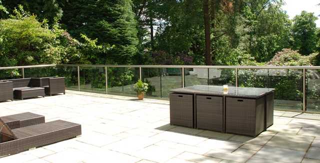 Large Glass Balustrade Balcony 1 System