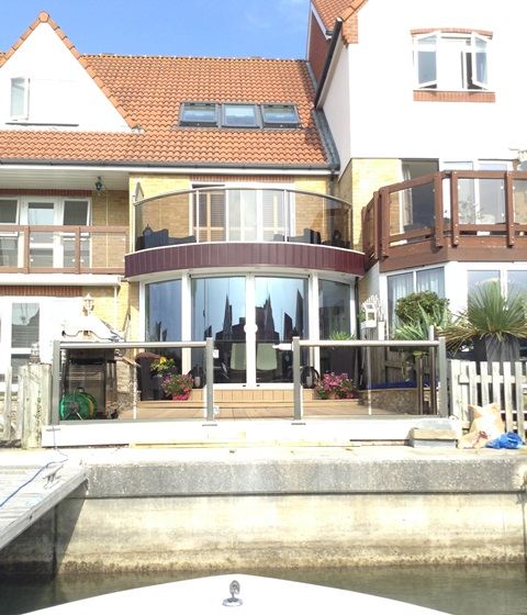 curved doors and balcony