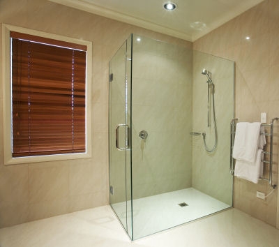 Clear and clean glass shower with nanotechnology self-cleaning glass coating