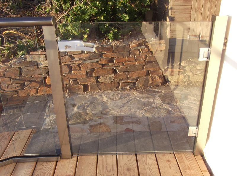 frameless glass gate3