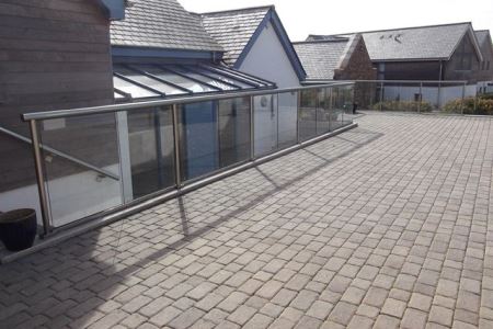 Glass Balustrade in Pool