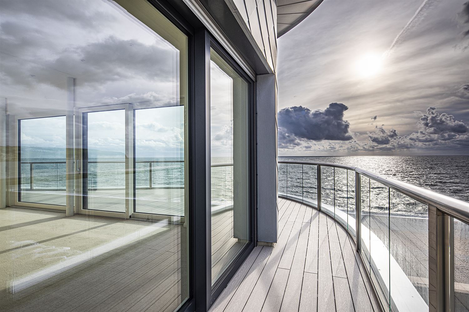 Orbit System (circular handrail) (66X75mm Post) Devon