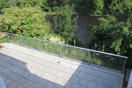 Glass Balustrade at Kirkfieldbank