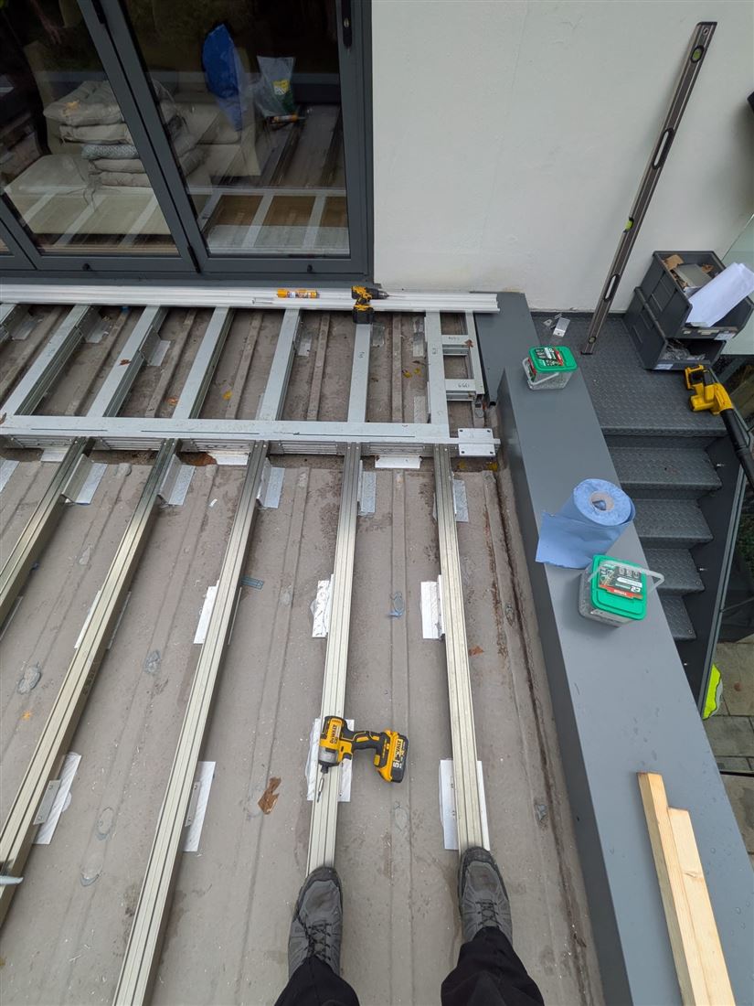 not penertrative deck substructure