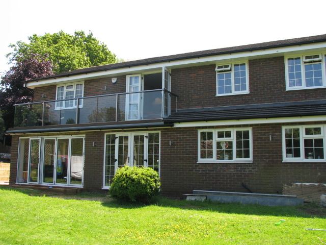 glass balustrade in liss2