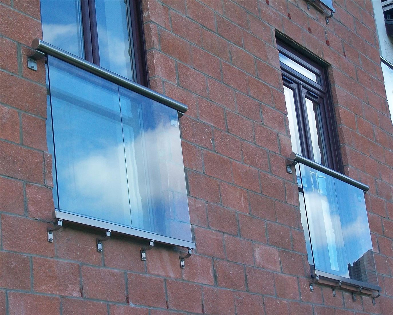 Side view of a Royal Chrome Orbit Juliet Balcony