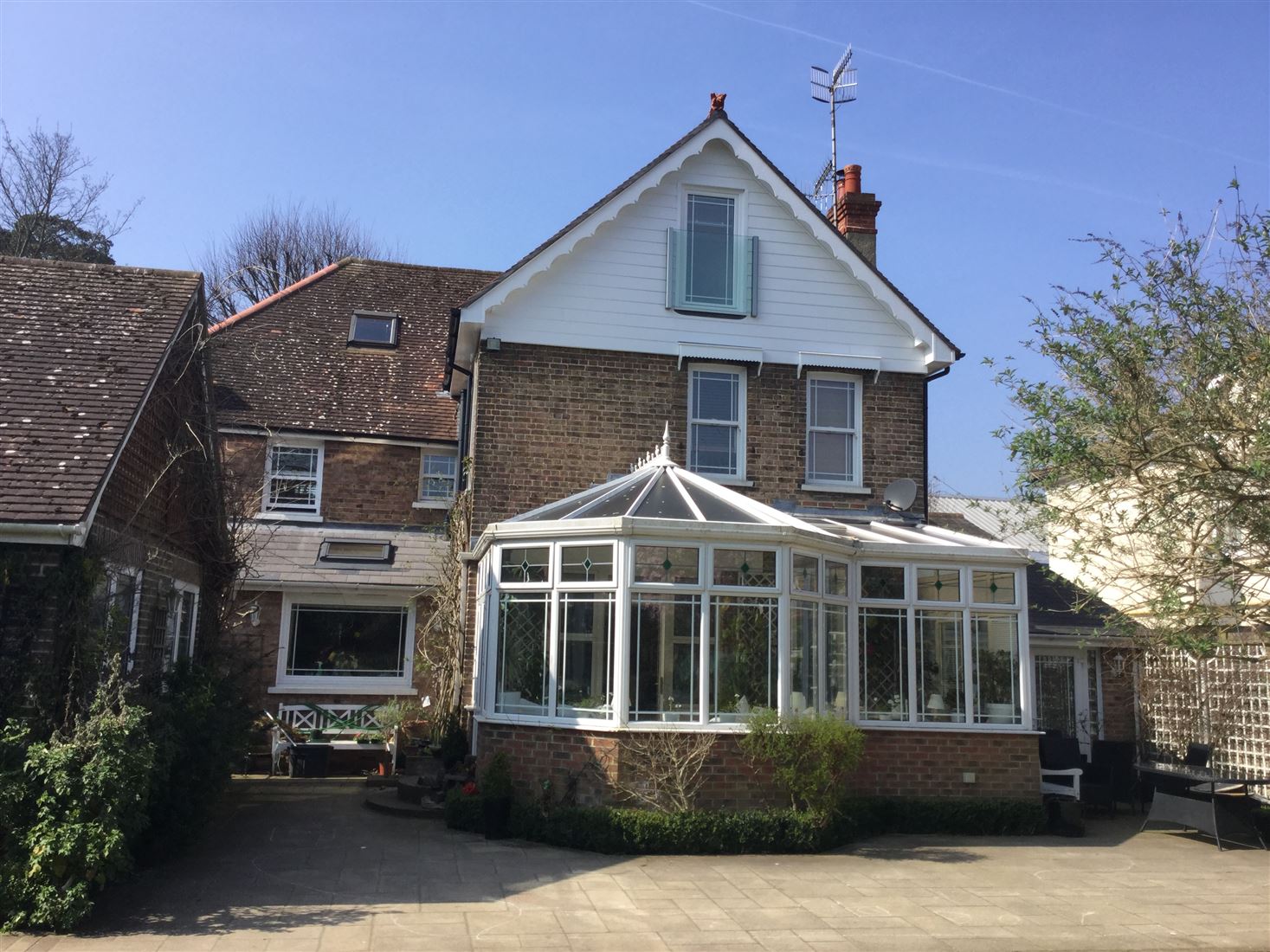 Frameless Juliet Balcony