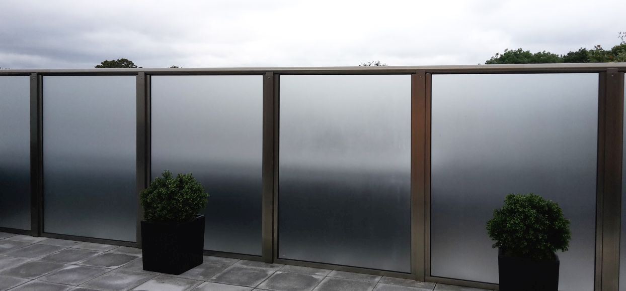 glass privacy screens