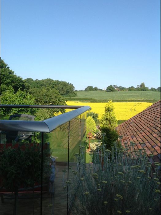 glass balustrade in robersbridge4